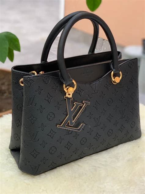 sac a main louis vuitton noir|Louis Vuitton sacs de luxe.